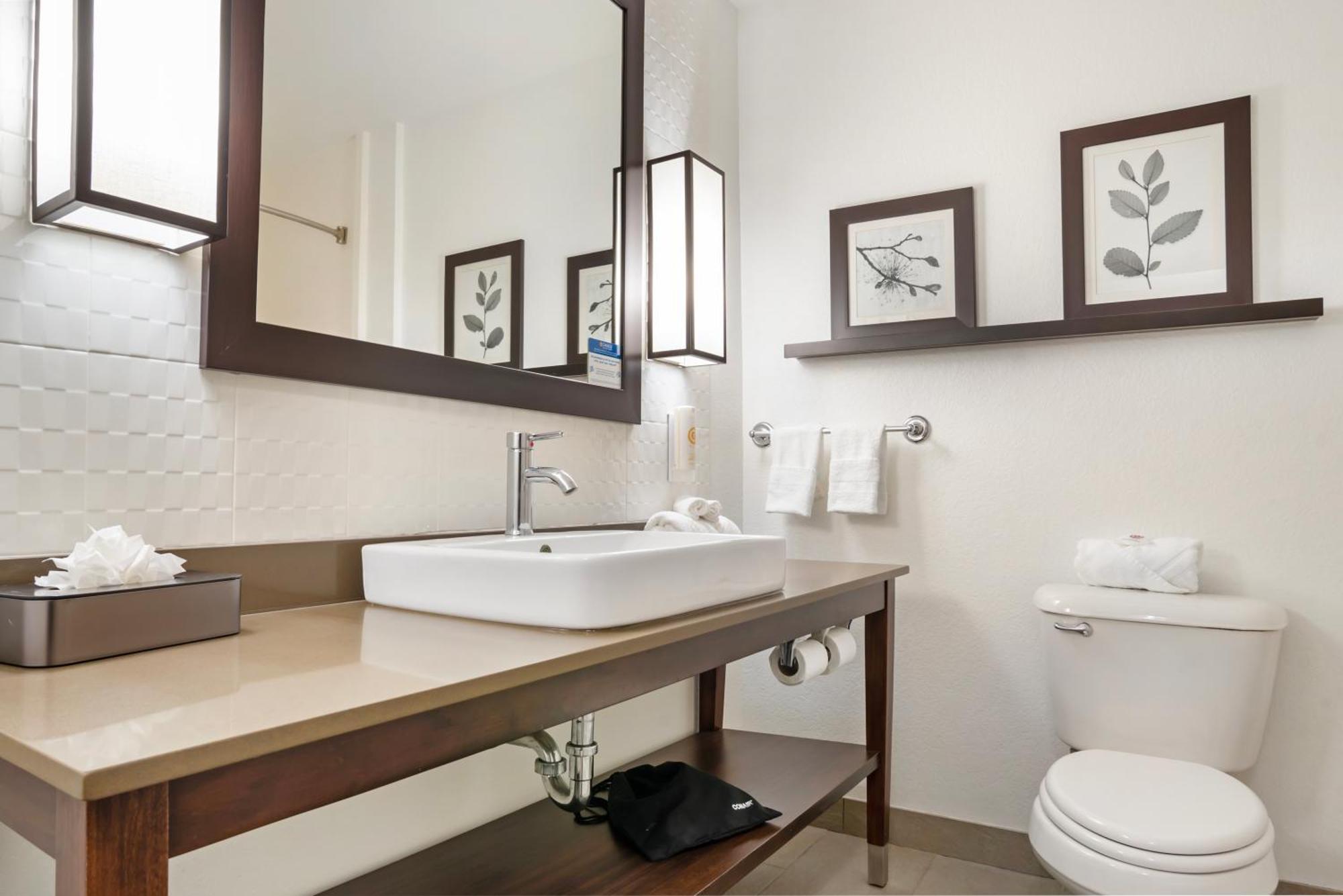 Comfort Inn & Suites Слиделл Экстерьер фото